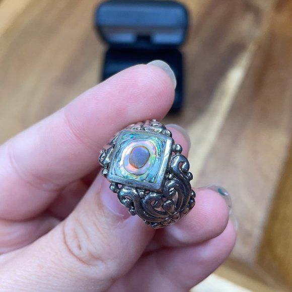 Pearl & Sterling Silver Unique handcrafted Thai Mother of Pearl Ring - Picture 9 of 10